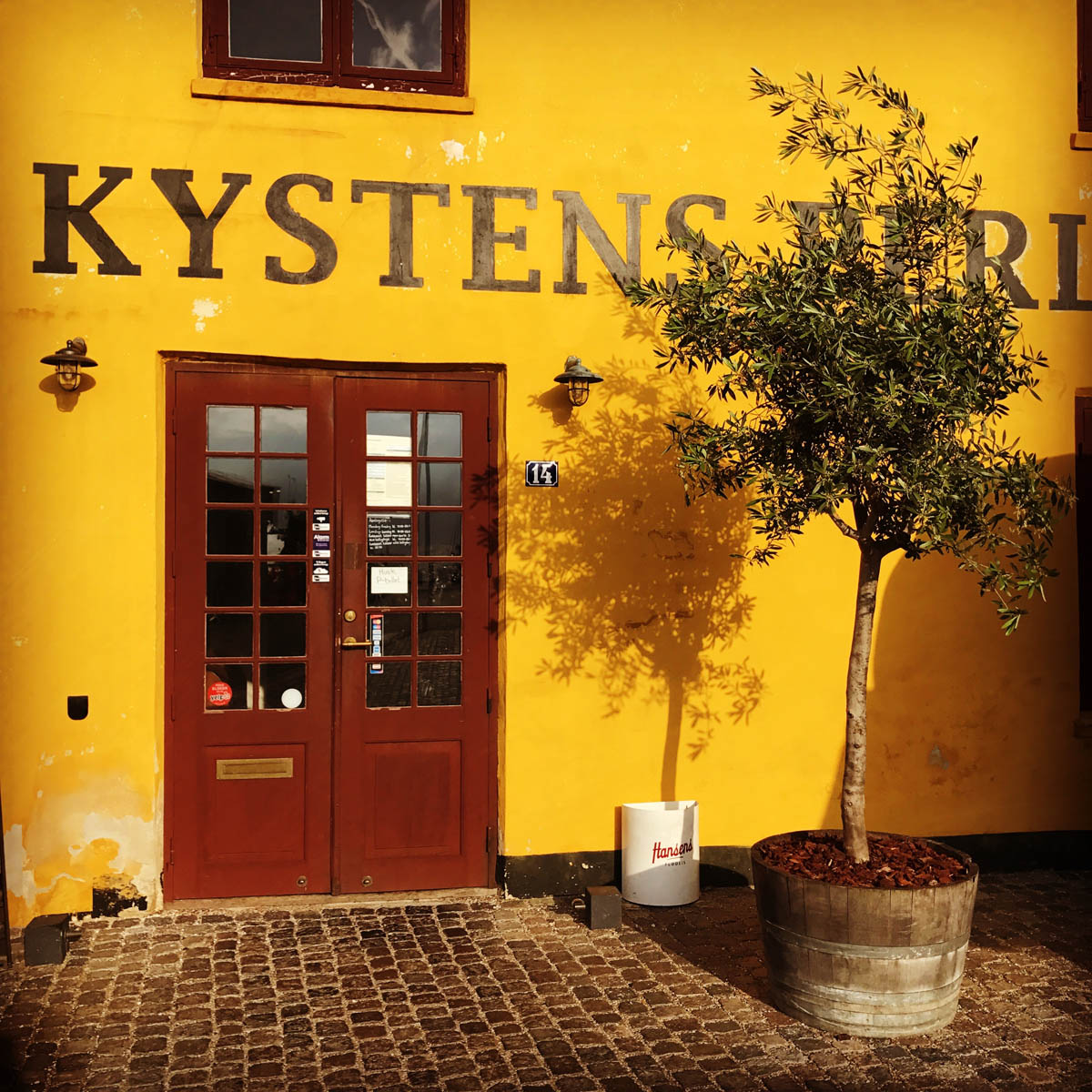 Interiør i Café Kystens Perle