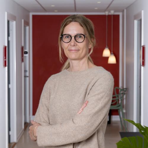 Læge Louise Engell